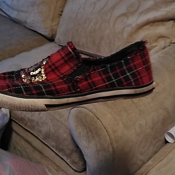 Shoes - Picture 3 of 7